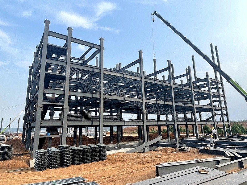 蔚藍鋼構百科：淺談鋼結構建筑工程的穩定性設計